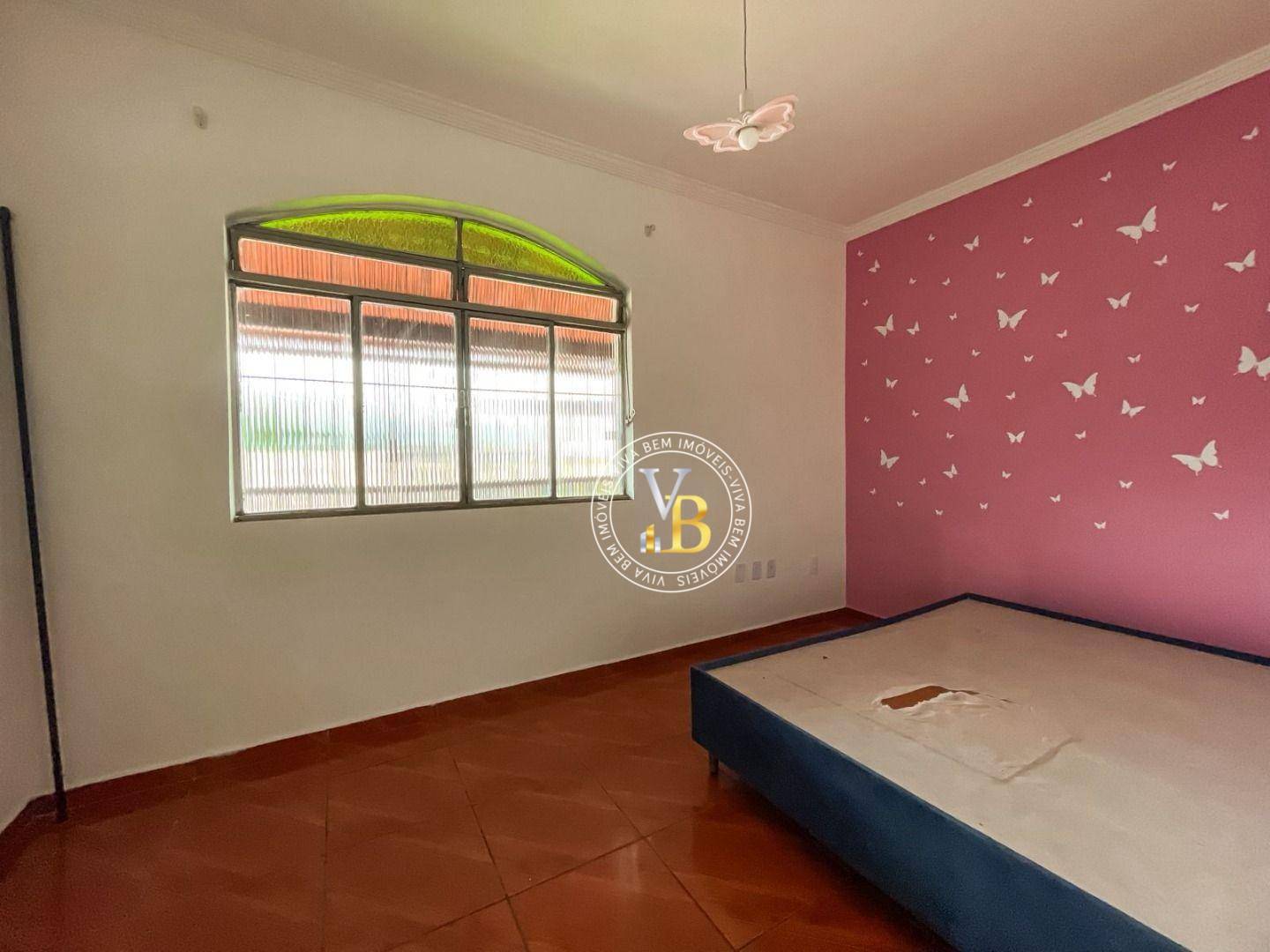 Casa para alugar com 4 quartos, 240m² - Foto 9