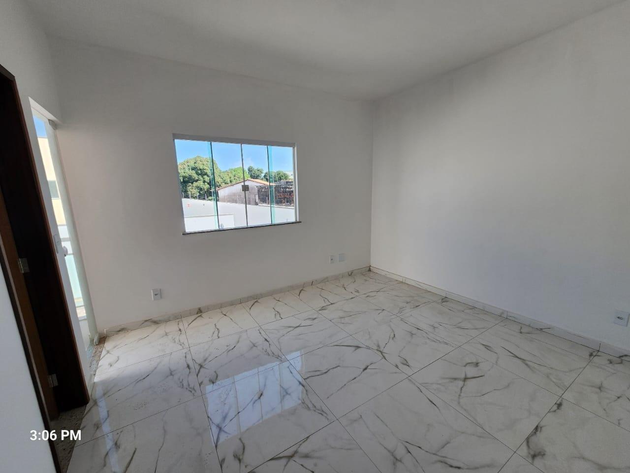 Casa à venda com 3 quartos, 129m² - Foto 2