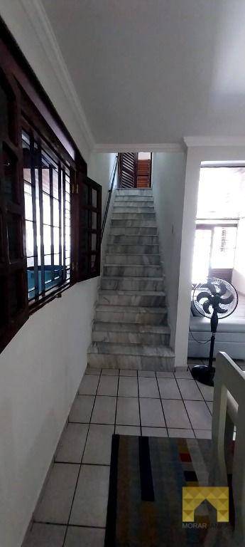 Casa à venda e aluguel com 4 quartos, 221m² - Foto 16