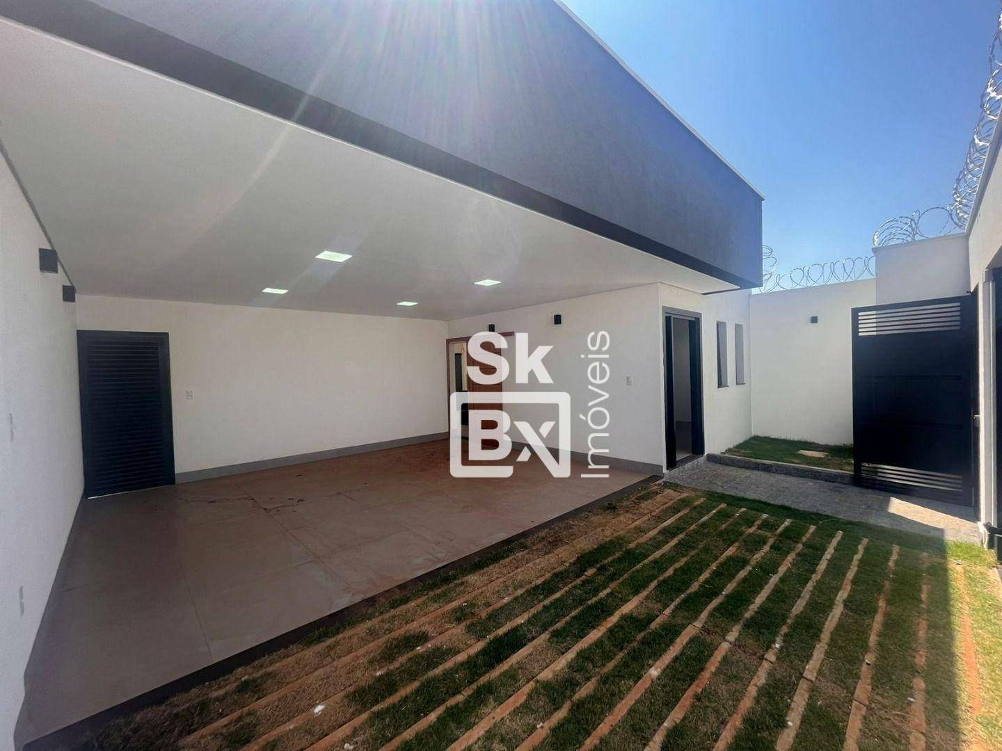 Casa à venda com 3 quartos, 149m² - Foto 1