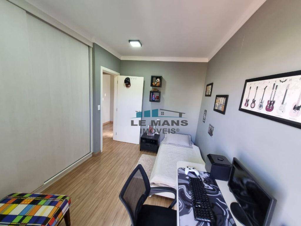 Casa à venda com 3 quartos, 210m² - Foto 16