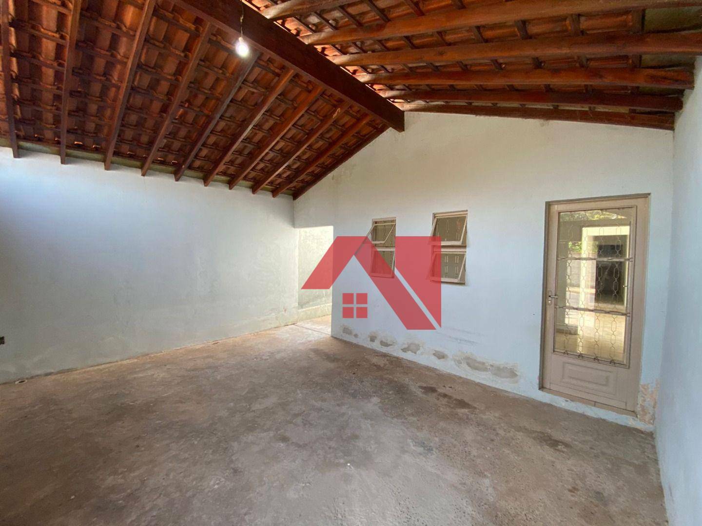 Casa à venda com 2 quartos, 145m² - Foto 1