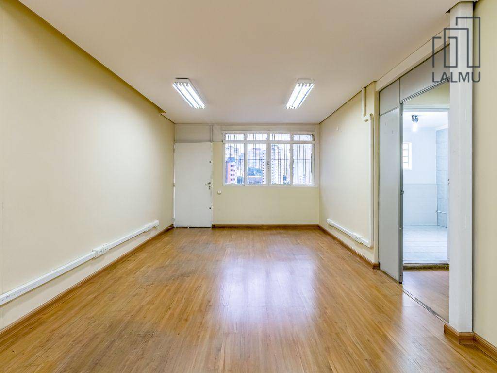 Casa para alugar com 3 quartos, 320m² - Foto 32