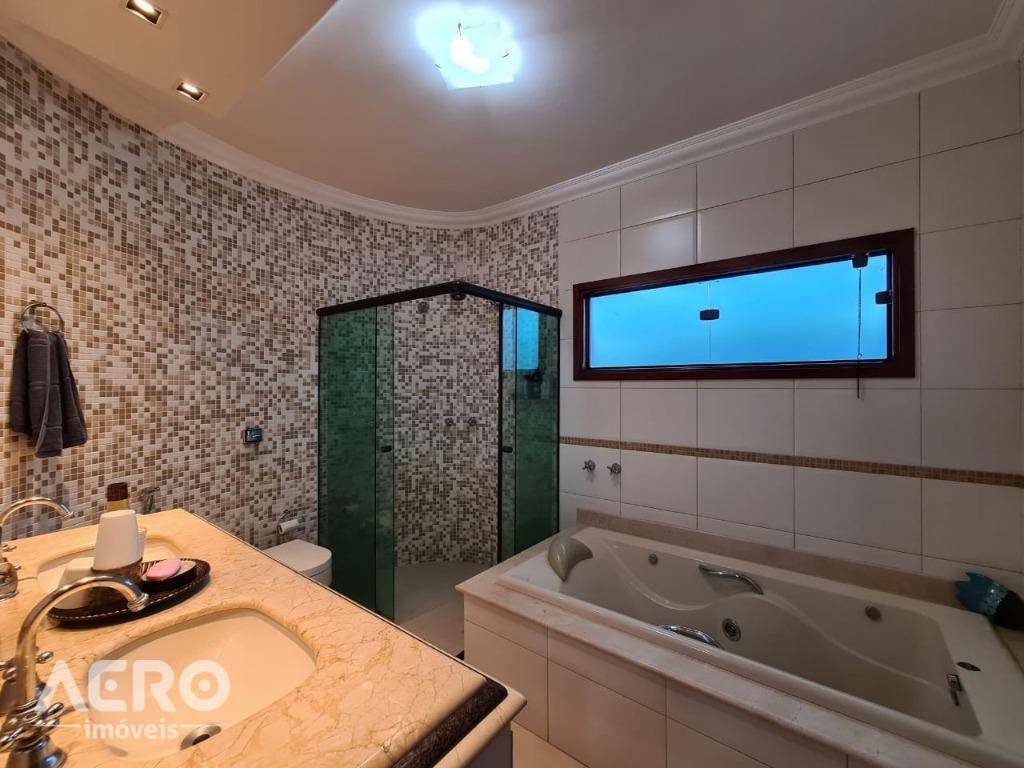 Casa de Condomínio à venda com 4 quartos, 324m² - Foto 14