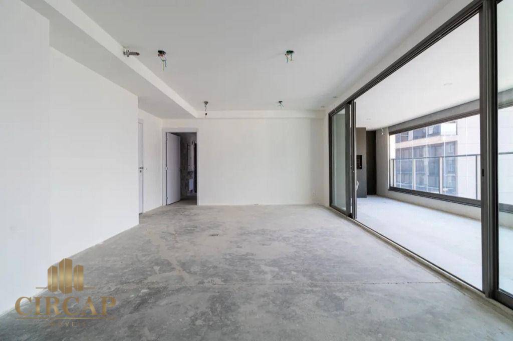 Apartamento à venda com 3 quartos, 165m² - Foto 3