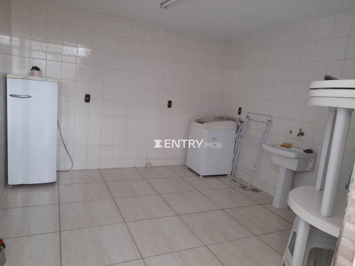 Casa à venda e aluguel com 3 quartos, 234m² - Foto 19