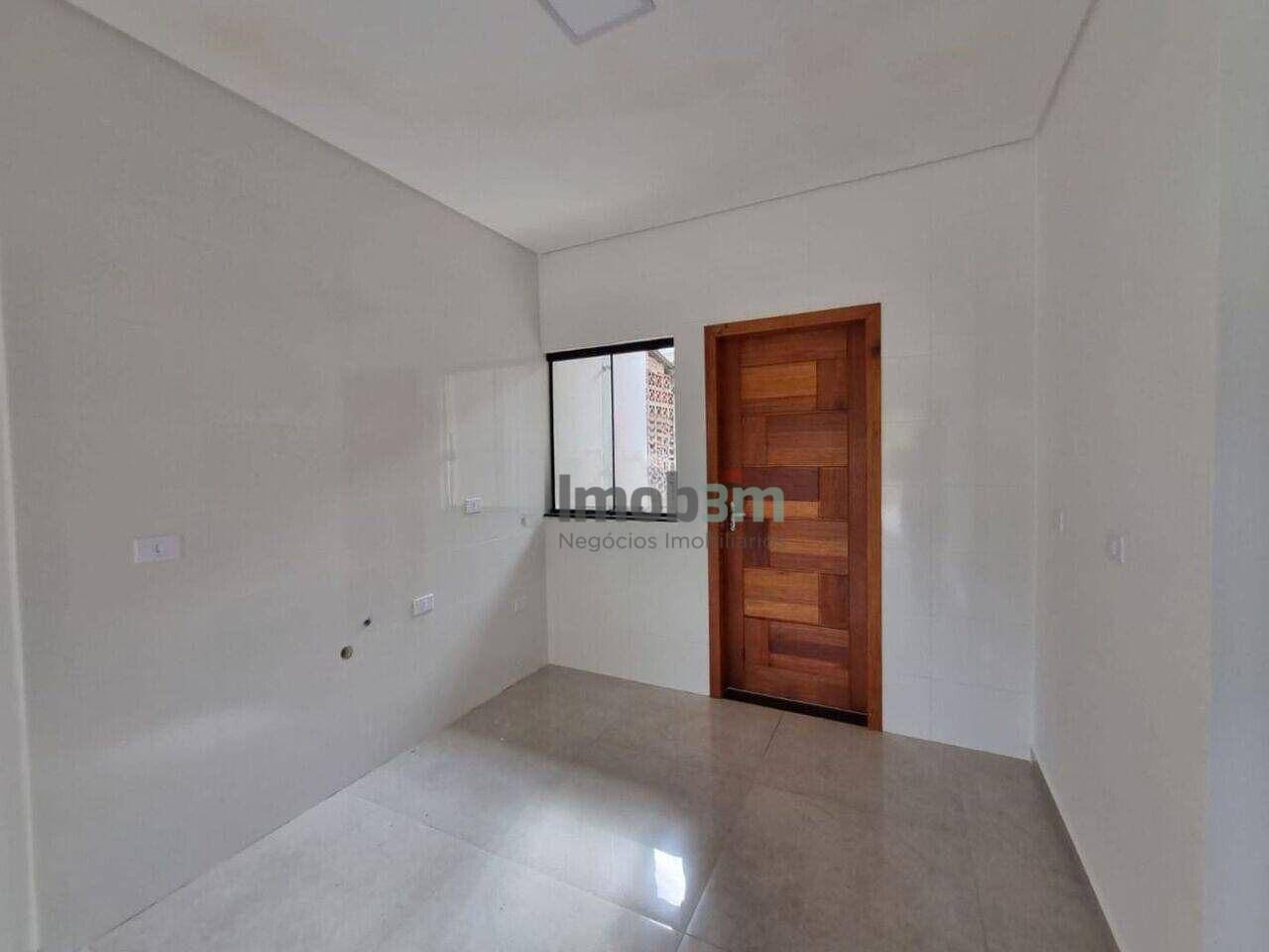 Casa à venda com 3 quartos, 60m² - Foto 2