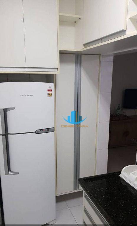 Apartamento à venda com 2 quartos, 68m² - Foto 8