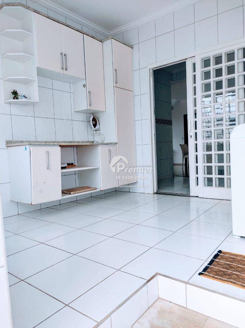 Casa à venda com 3 quartos, 207m² - Foto 2