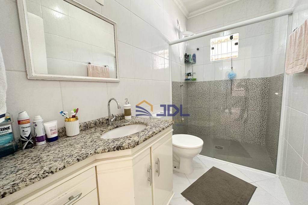 Casa à venda com 3 quartos, 320m² - Foto 17