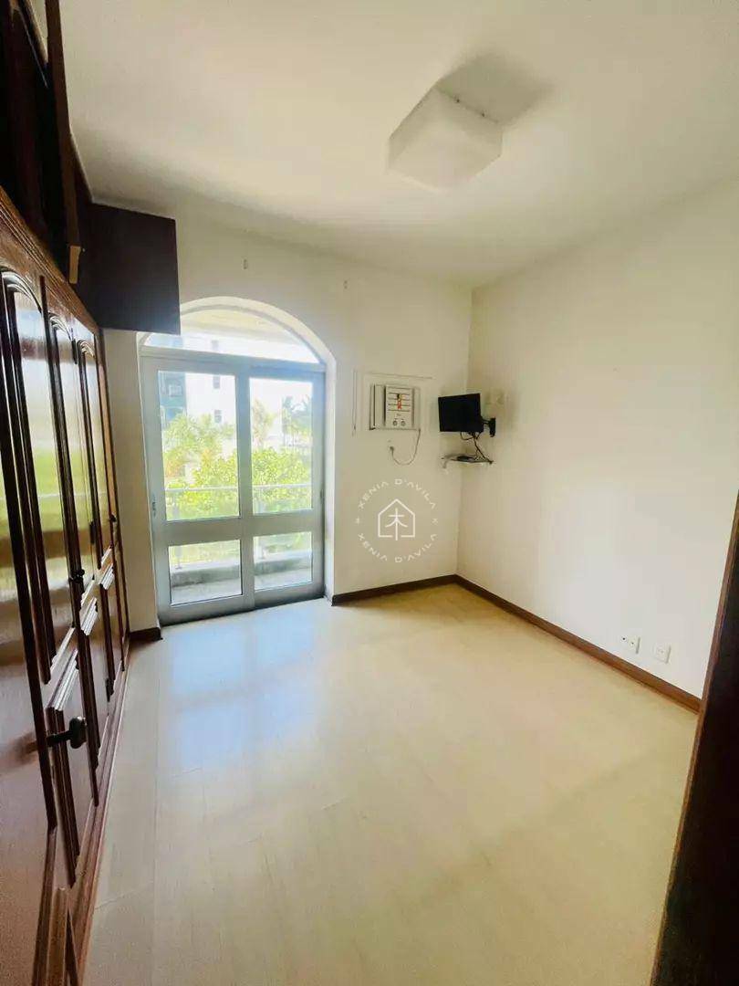 Apartamento à venda com 4 quartos, 220m² - Foto 4