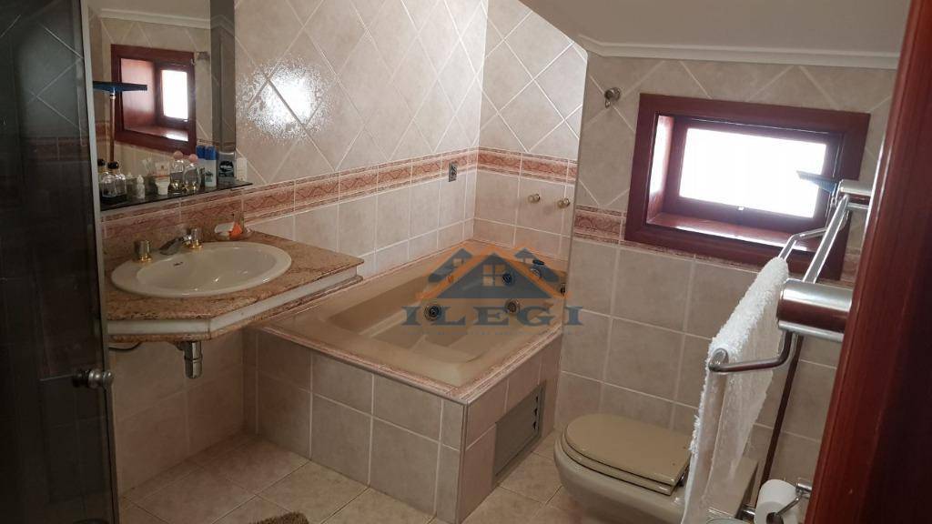 Casa de Condomínio para alugar com 4 quartos, 400m² - Foto 21