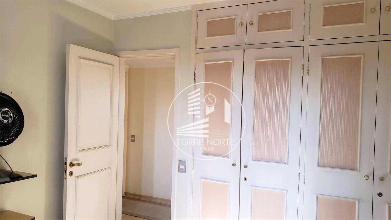 Apartamento à venda com 3 quartos, 160m² - Foto 9