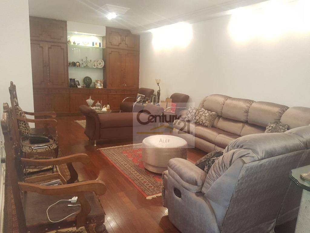 Apartamento à venda com 4 quartos, 207m² - Foto 2