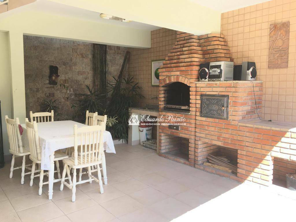 Casa à venda com 3 quartos, 280m² - Foto 1