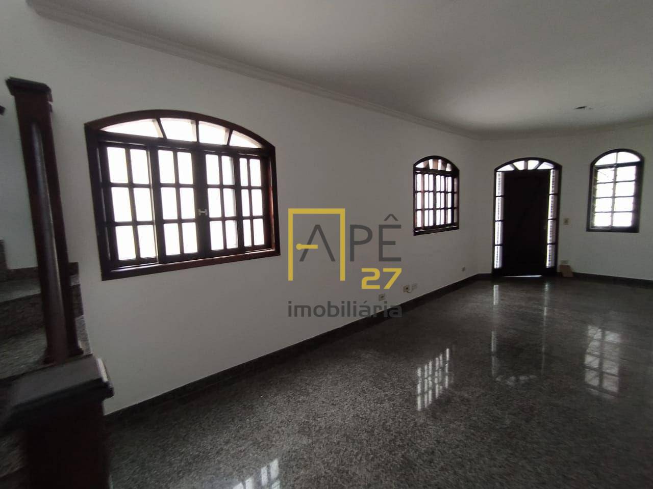 Sobrado para alugar com 3 quartos, 250m² - Foto 13