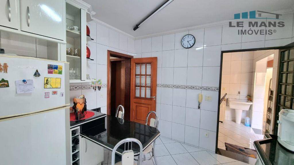 Casa à venda com 3 quartos, 205m² - Foto 18