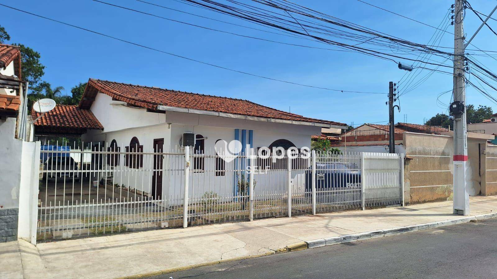 Casa à venda com 3 quartos, 190m² - Foto 1