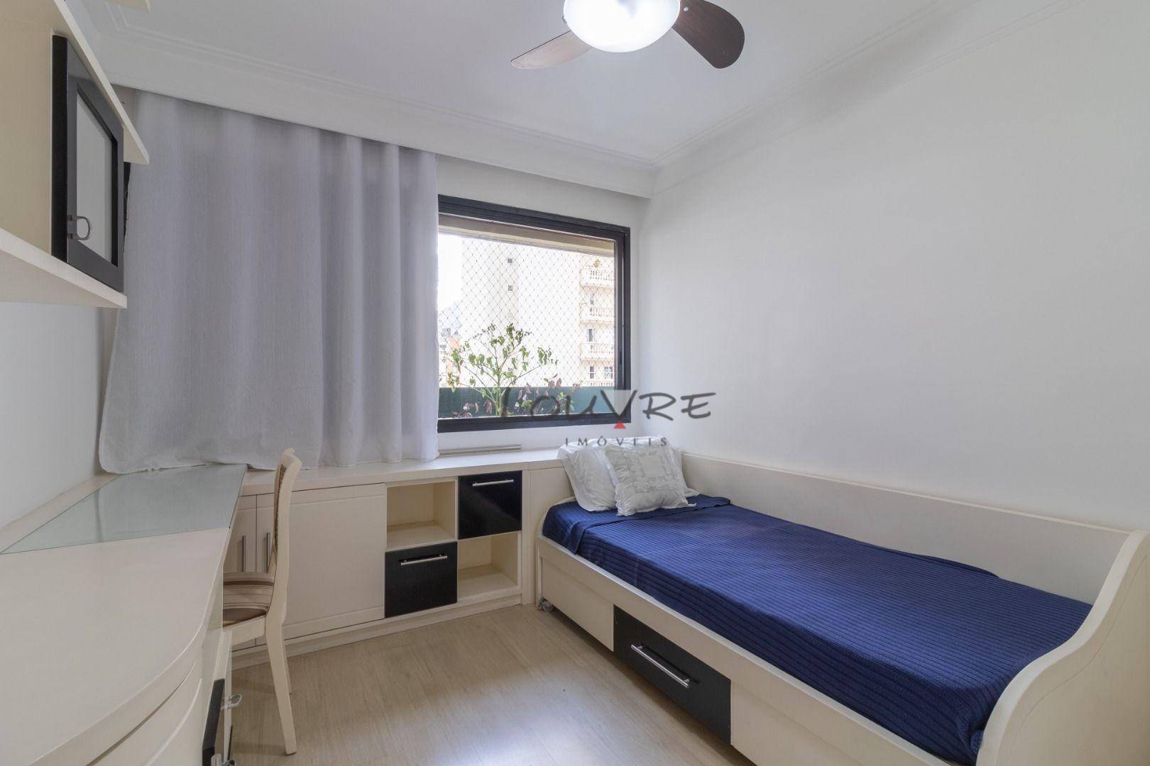 Apartamento para alugar com 4 quartos, 147m² - Foto 16