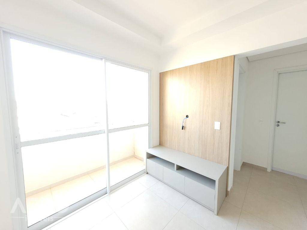 Apartamento à venda com 2 quartos, 70m² - Foto 9