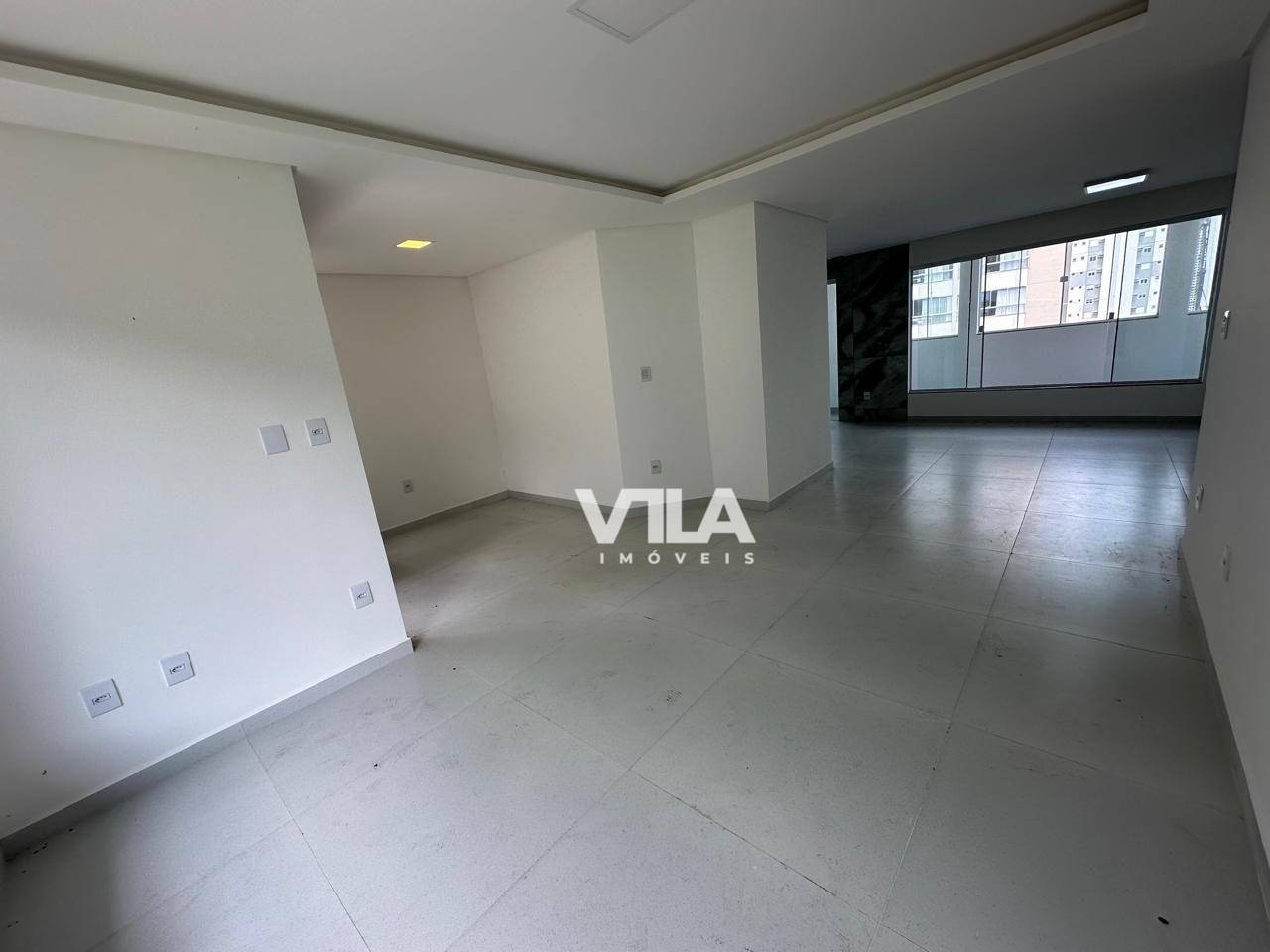 Casa à venda e aluguel com 4 quartos, 300m² - Foto 5