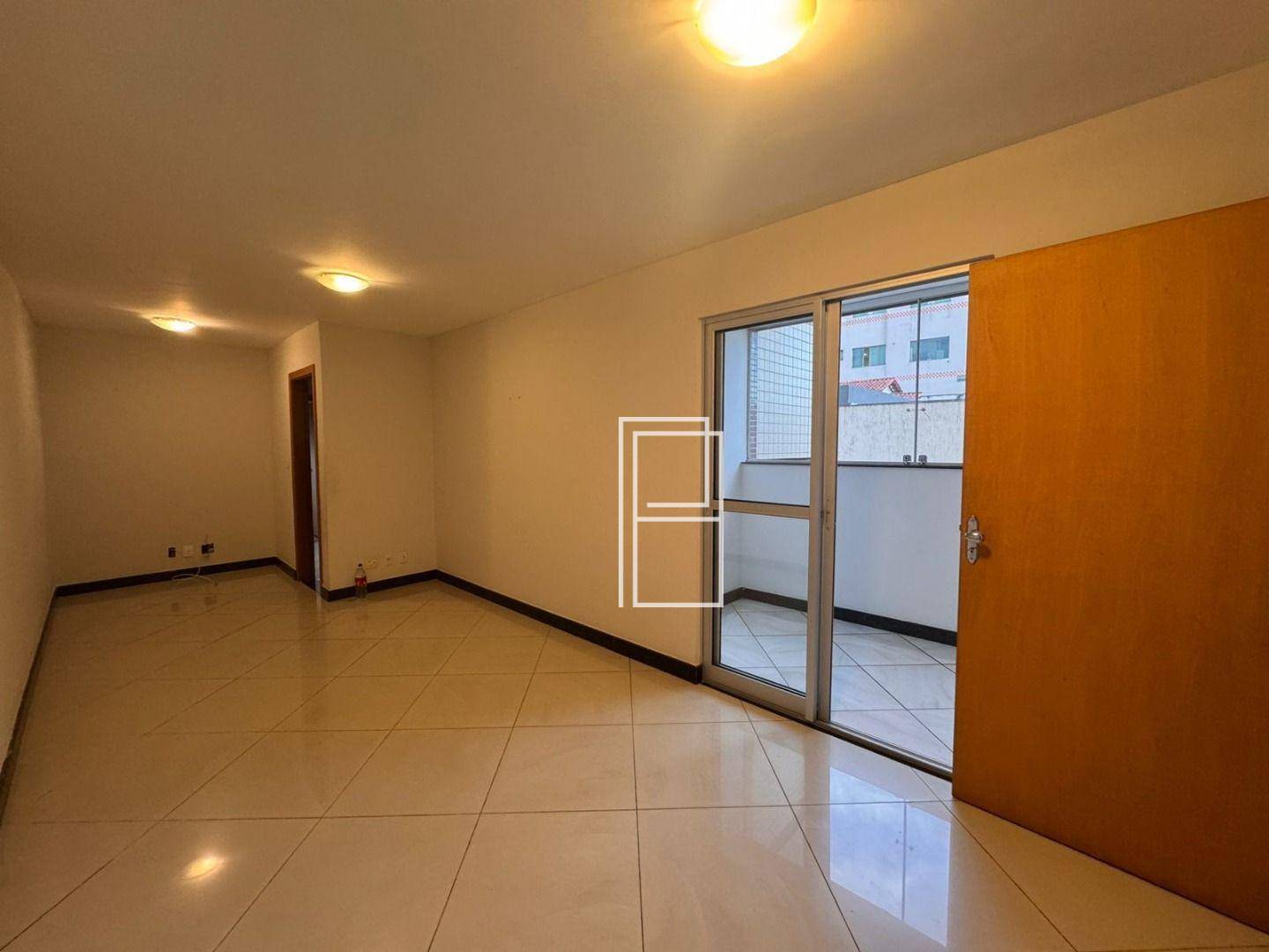 Apartamento à venda com 3 quartos, 95m² - Foto 1