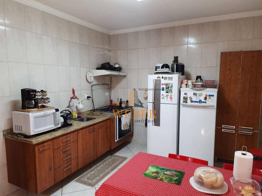 Sobrado à venda com 4 quartos, 220m² - Foto 4