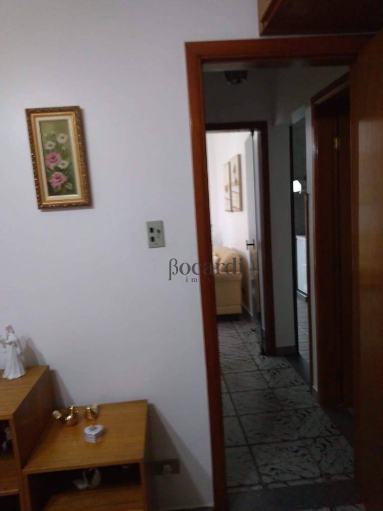 Apartamento à venda com 2 quartos, 70m² - Foto 4