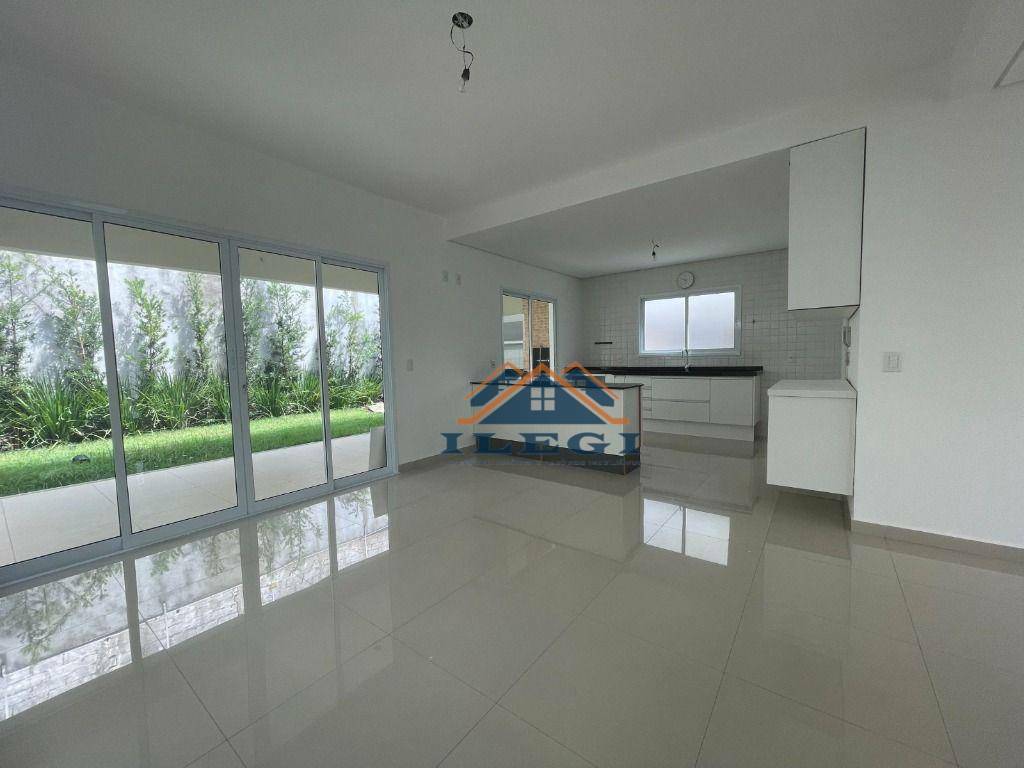 Casa de Condomínio à venda com 3 quartos, 206m² - Foto 6
