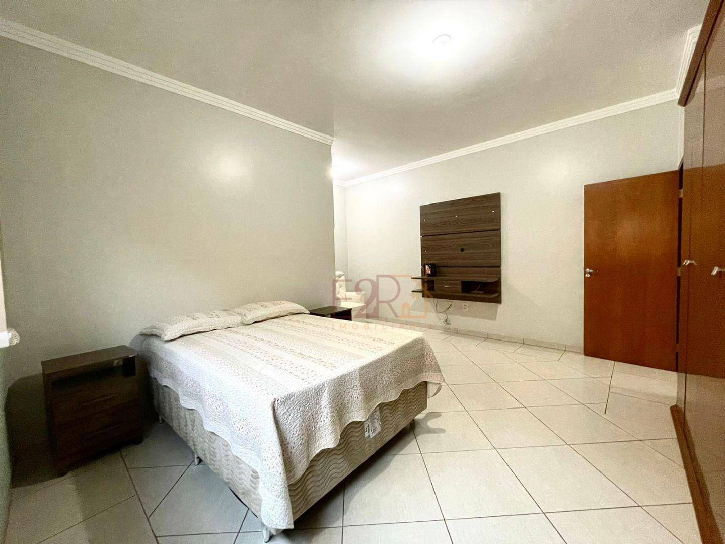 Casa à venda com 3 quartos, 271m² - Foto 13