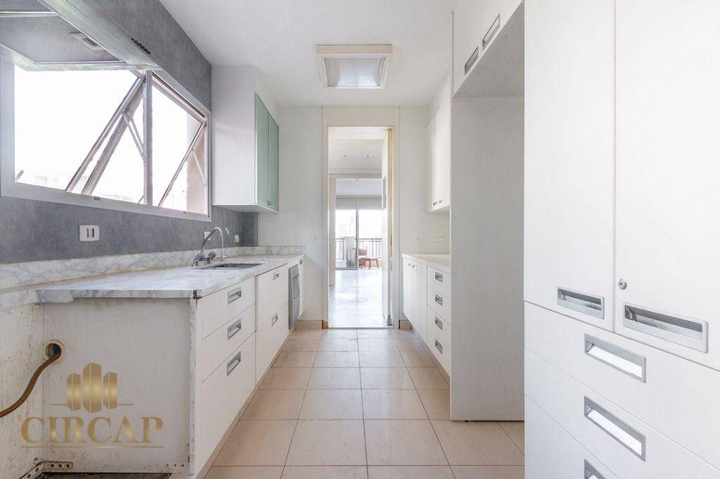 Apartamento à venda com 4 quartos, 211m² - Foto 26