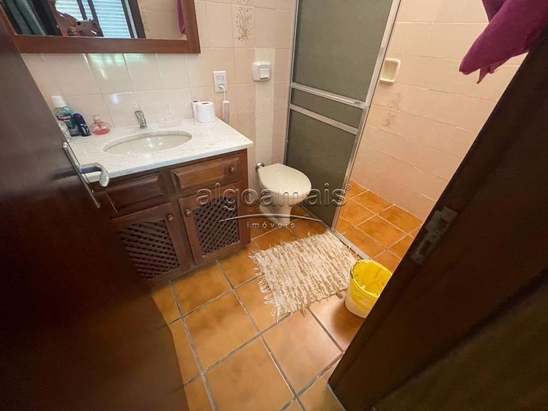 Casa à venda com 4 quartos, 200m² - Foto 4