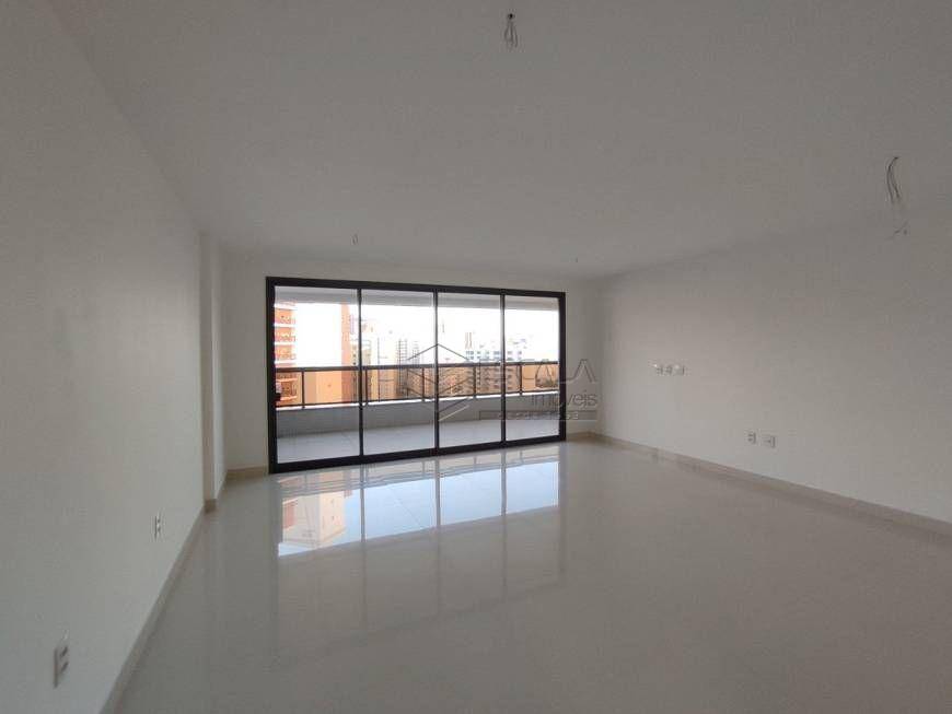 Apartamento à venda com 3 quartos, 162m² - Foto 3