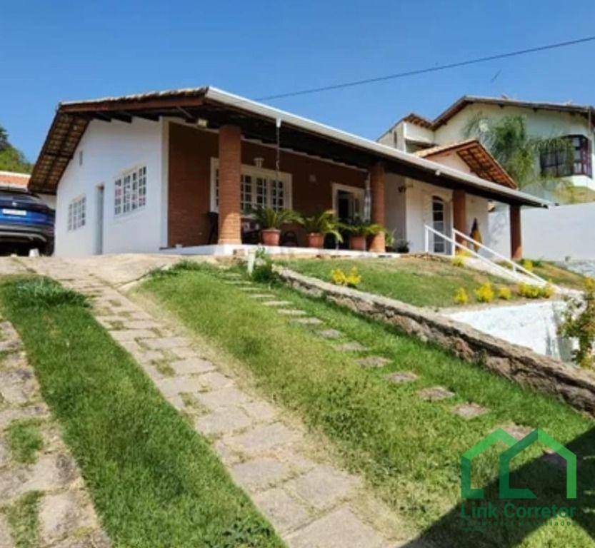 Casa de Condomínio à venda e aluguel com 4 quartos, 305m² - Foto 1