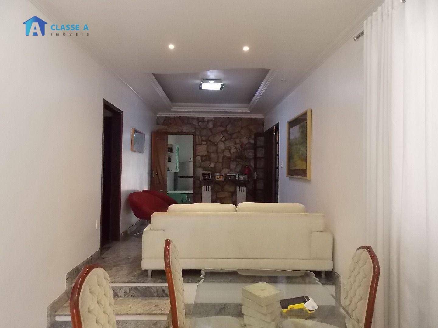 Casa à venda com 4 quartos, 300m² - Foto 4