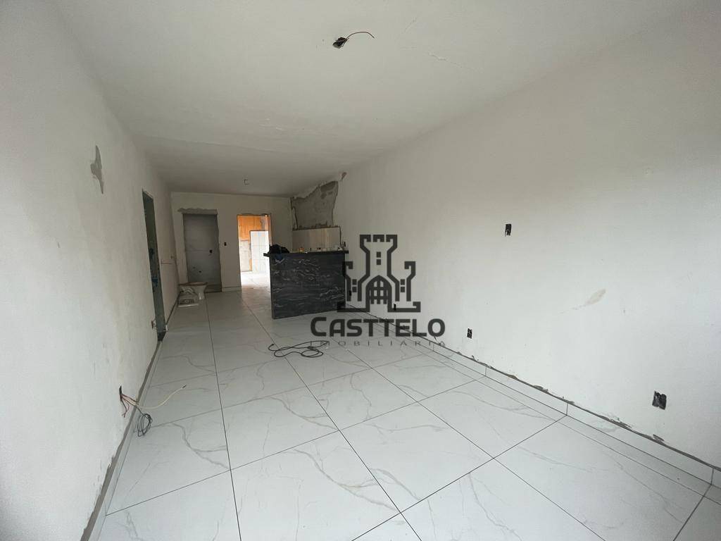 Casa à venda com 4 quartos, 180m² - Foto 4