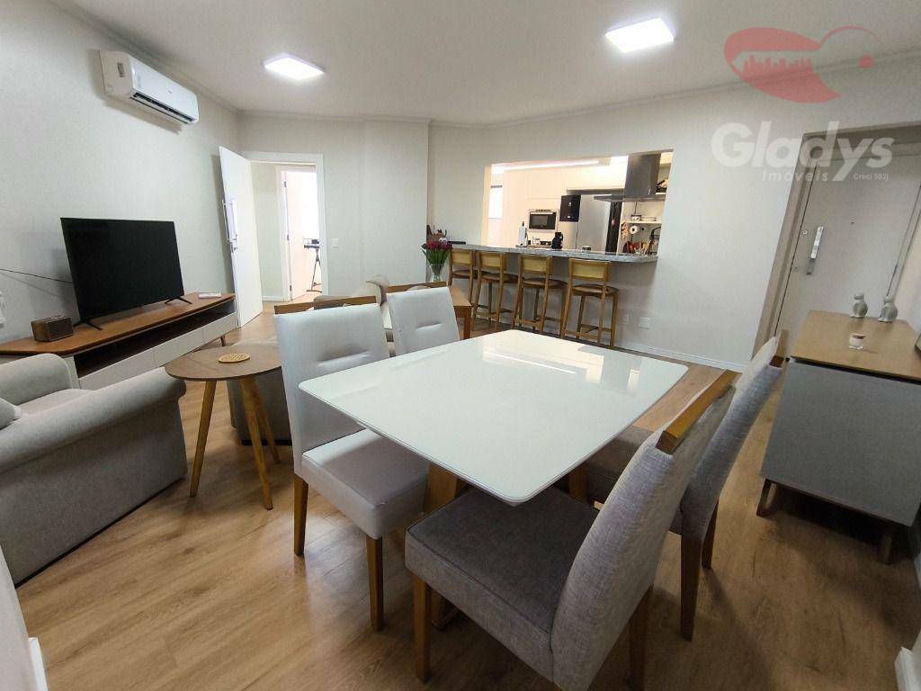 Apartamento à venda com 3 quartos, 107m² - Foto 8