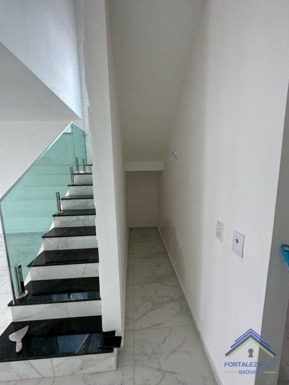 Casa à venda com 4 quartos, 159m² - Foto 14