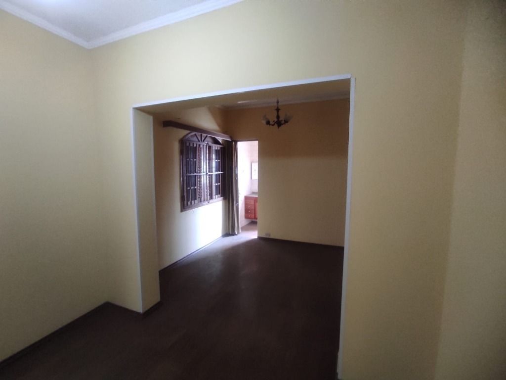 Casa à venda com 4 quartos, 246m² - Foto 25