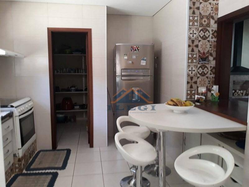 Casa de Condomínio à venda e aluguel com 3 quartos, 220m² - Foto 14