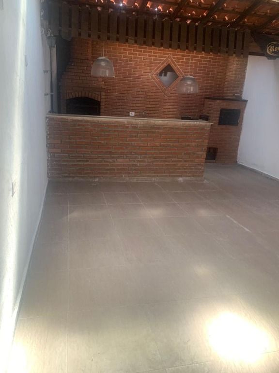 Casa à venda com 3 quartos, 200m² - Foto 17