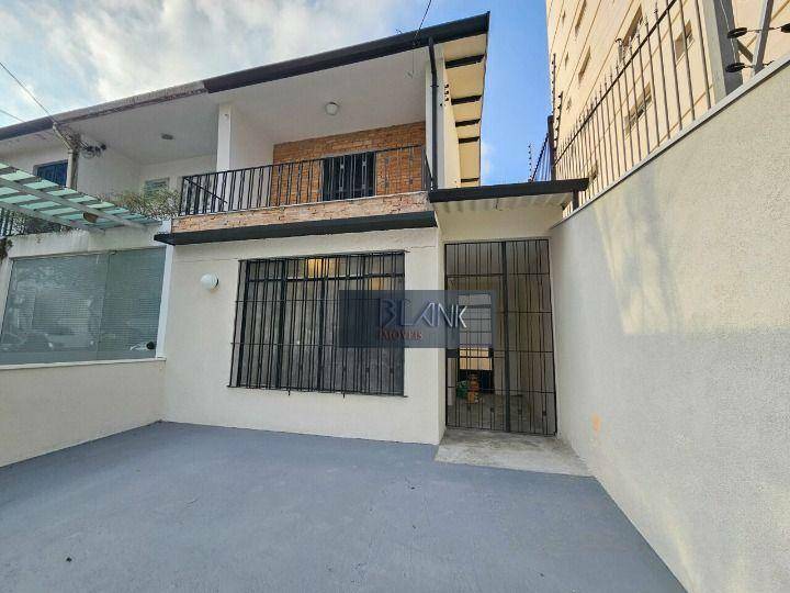 Casa para alugar com 3 quartos, 140m² - Foto 2