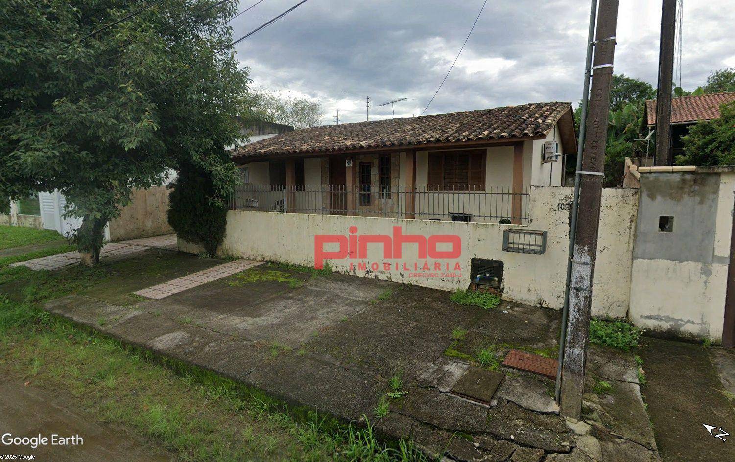 Casa à venda com 3 quartos, 105m² - Foto 1