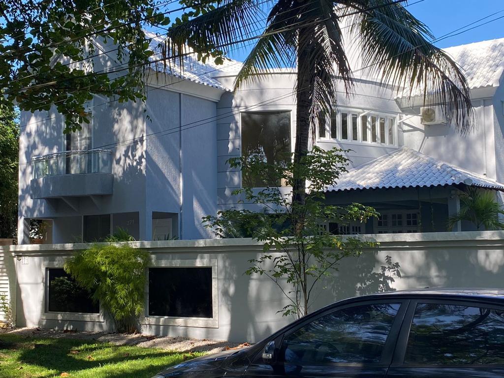 Casa de Condomínio à venda com 8 quartos, 550m² - Foto 2