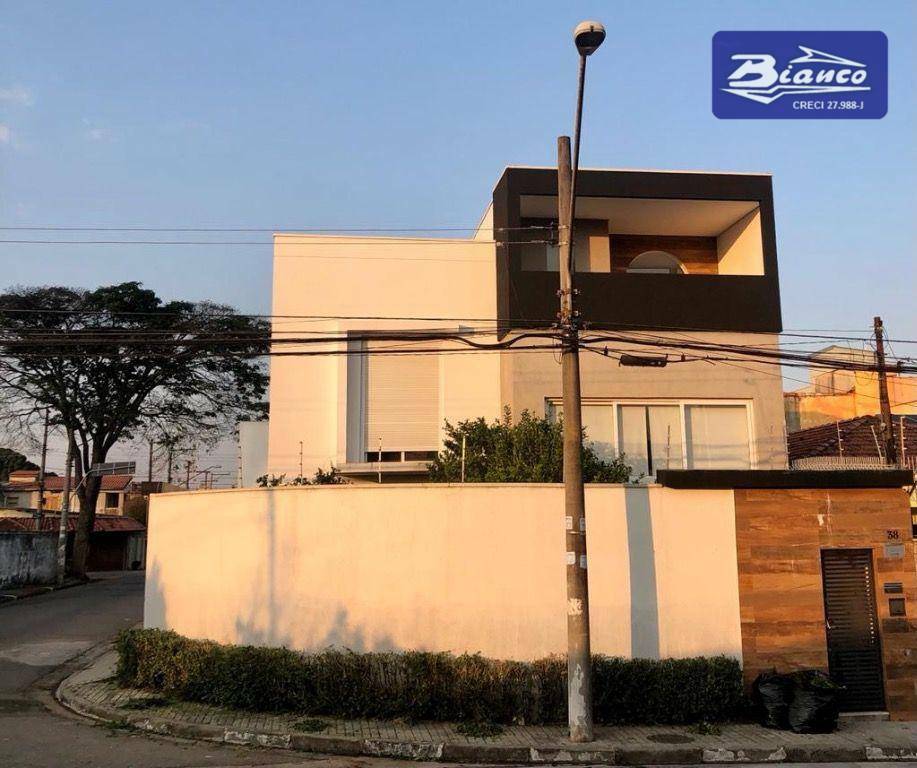 Sobrado à venda com 4 quartos, 250m² - Foto 1