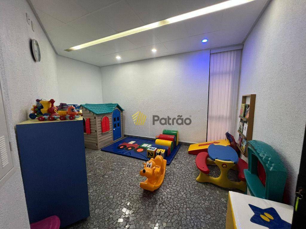 Apartamento à venda com 3 quartos, 281m² - Foto 35