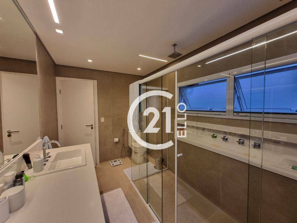 Casa de Condomínio para alugar com 3 quartos, 243m² - Foto 29