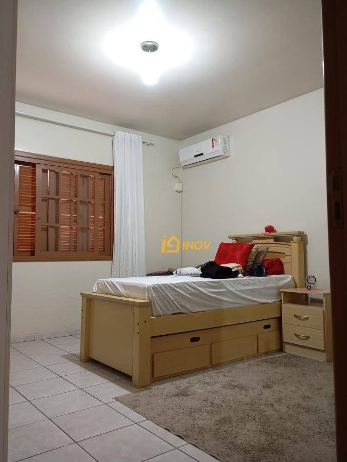 Casa à venda com 2 quartos, 90m² - Foto 13