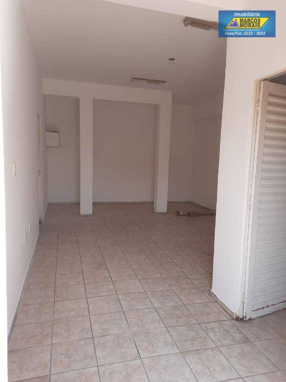 Casa à venda com 4 quartos, 300m² - Foto 20