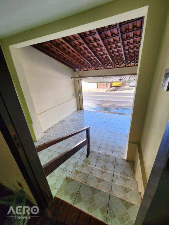 Casa à venda com 3 quartos, 196m² - Foto 4